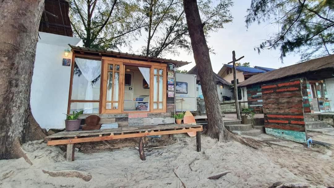Maliblues Bed & Art Gallery Chumphon Exterior foto