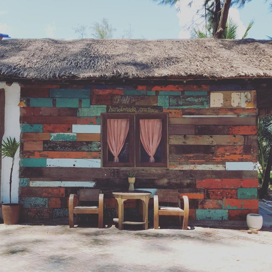 Maliblues Bed & Art Gallery Chumphon Exterior foto